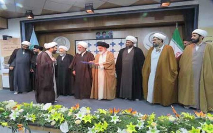 تجلیل از پژوهشگران برتر مرکز فقهی ائمه اطهار (ع) تجلیل از پژوهشگران برتر مرکز فقهی ائمه اطهار (ع)